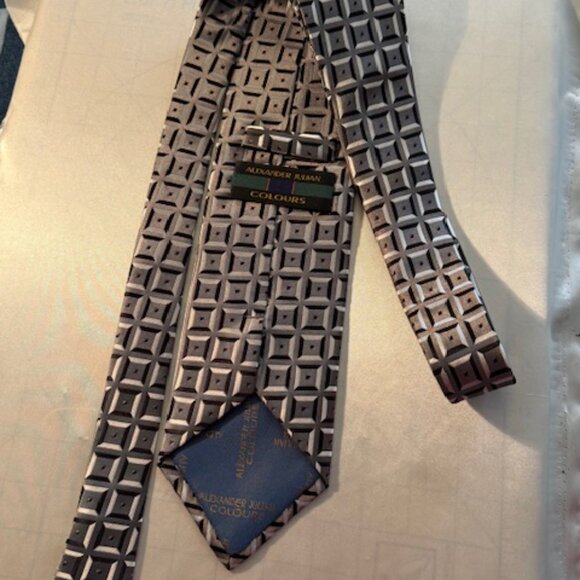 Alexander Julian tie - Picture 2 of 3